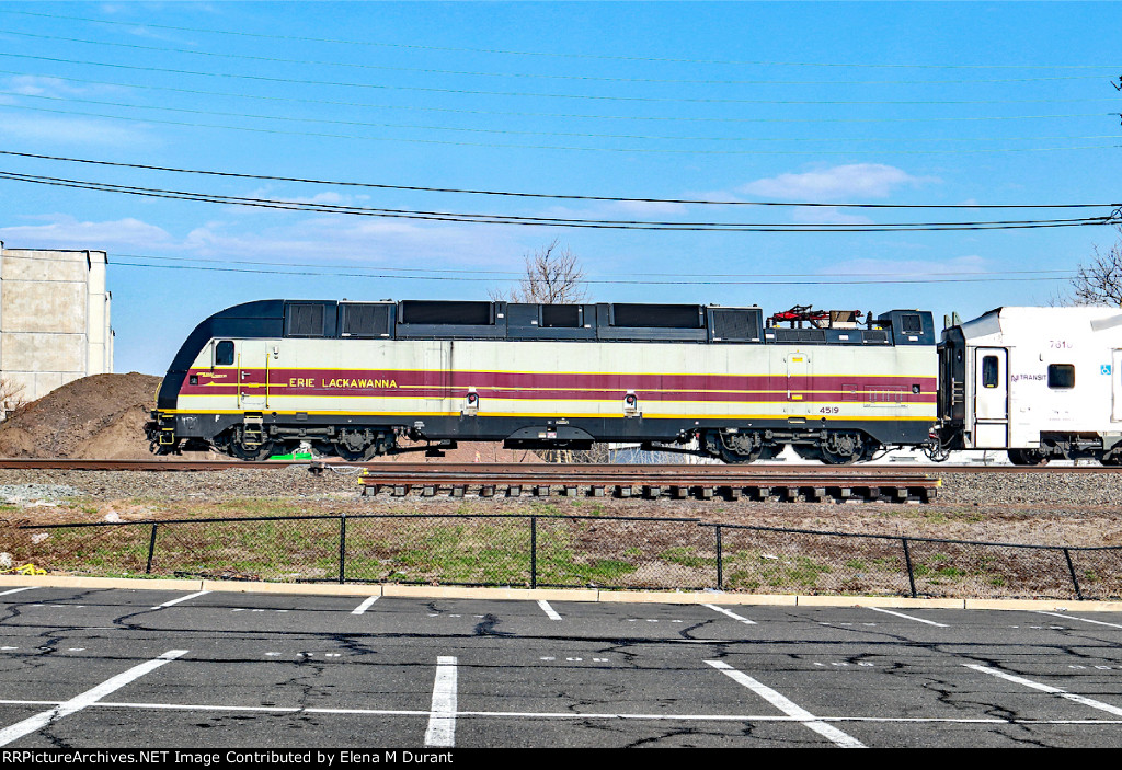 NJT 4519 on train 5512